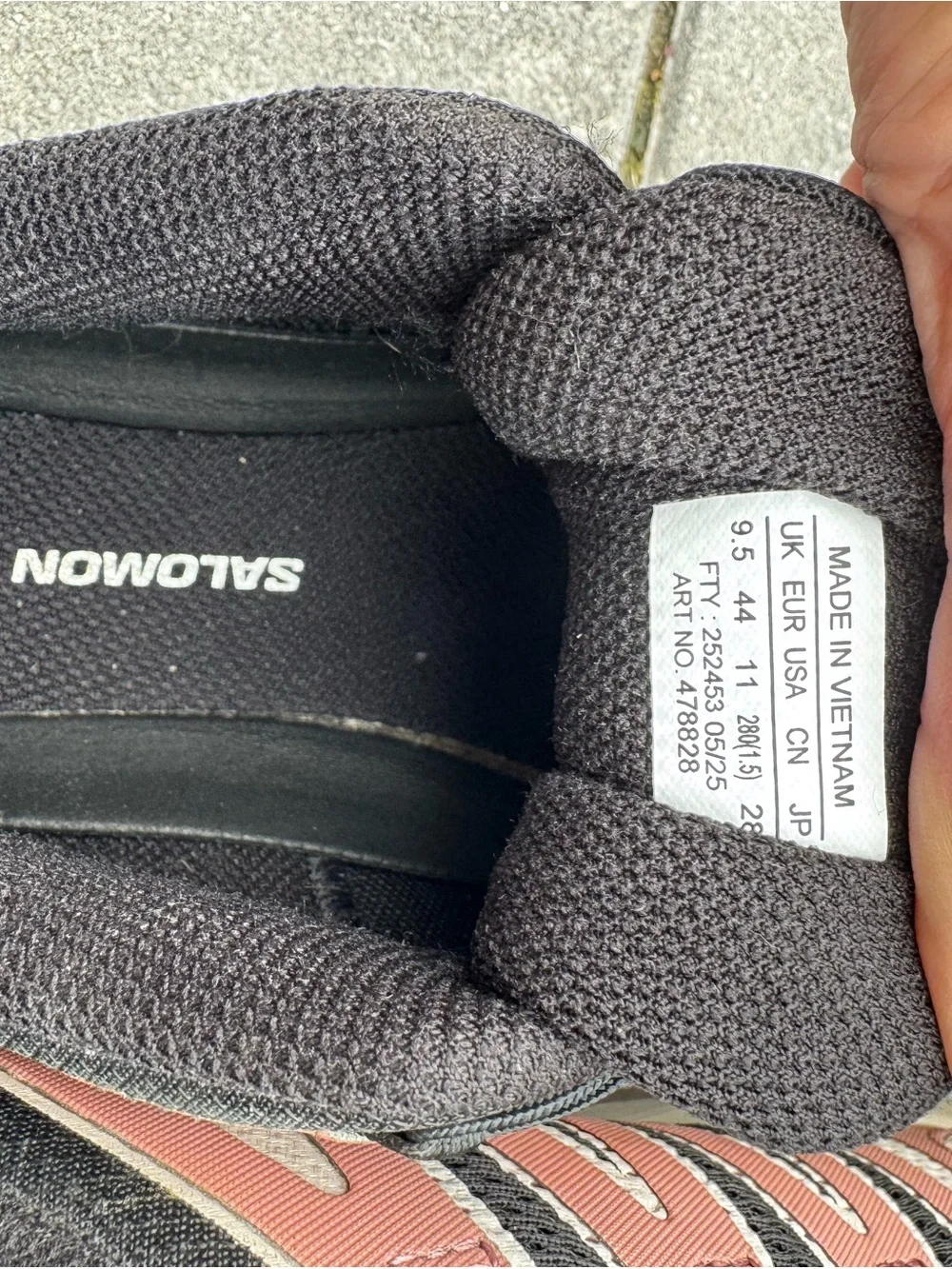 Salomon worn only